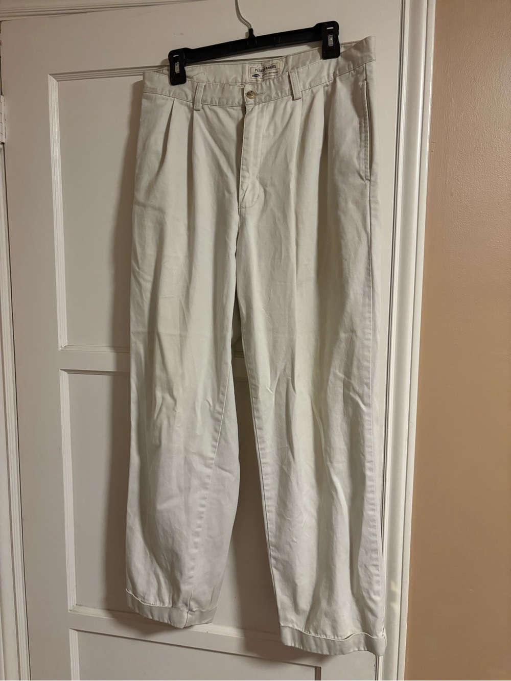 Old Navy Men's Relaxed Fit Cuffed Pleated Khakis Pants Size 34x30